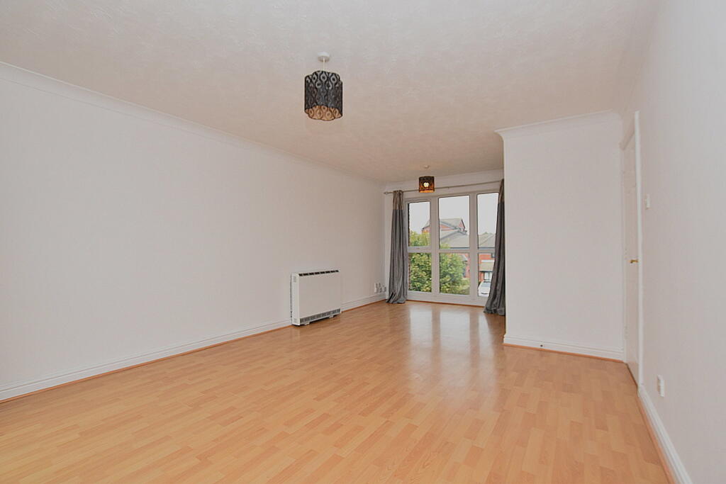 Apartment in Wirral, Liverpool City Region - More