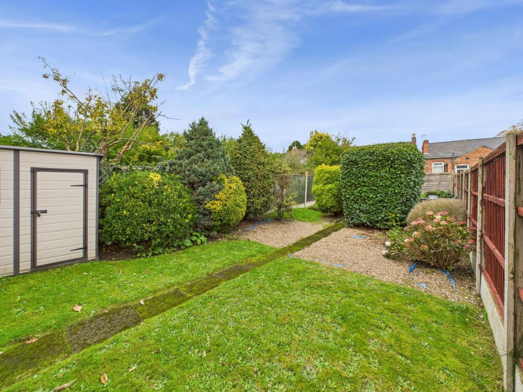House in Gedling, Nottinghamshire - View 4