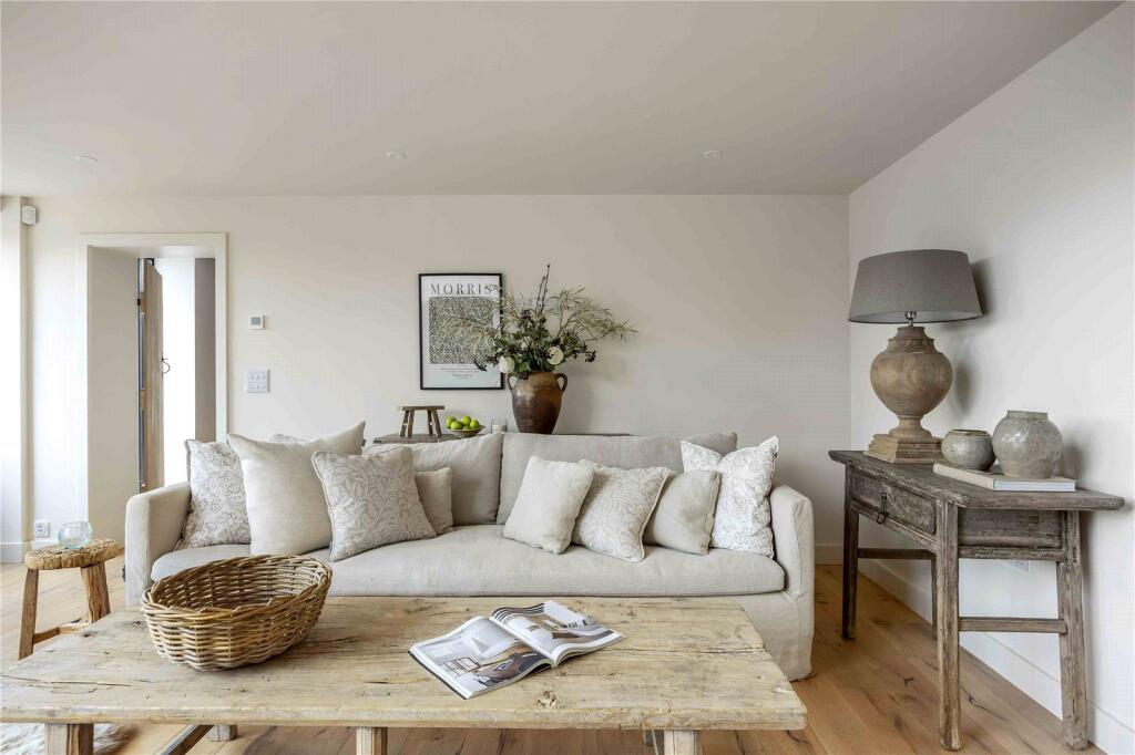 House in Cotswold, Weston Subedge - View 3