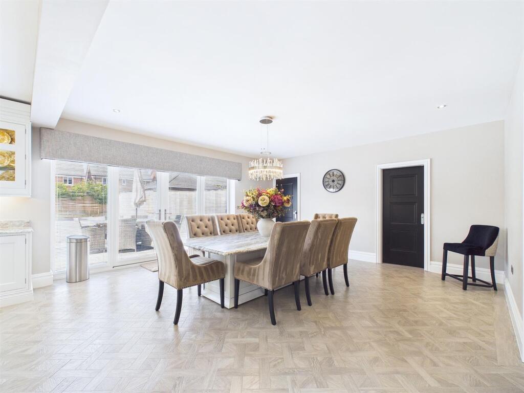 27 Beaumont Hill, Darlington - More
