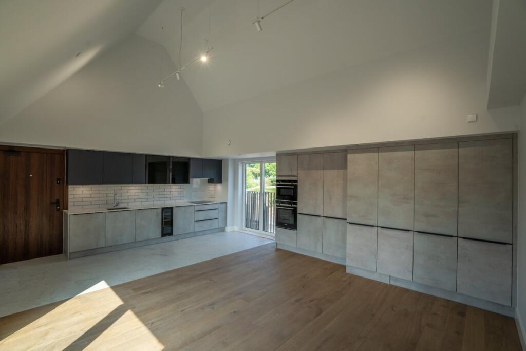Apartment in Brentwood, Shenfield - View 5