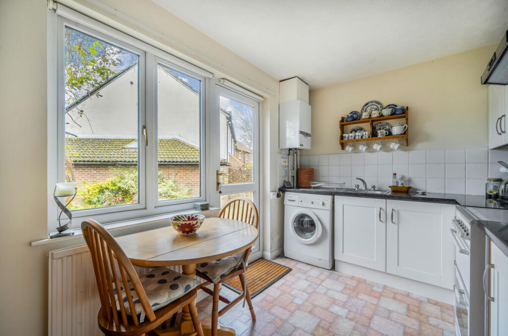 Tuesley Corner, Godalming, Surrey, GU7 photo 3