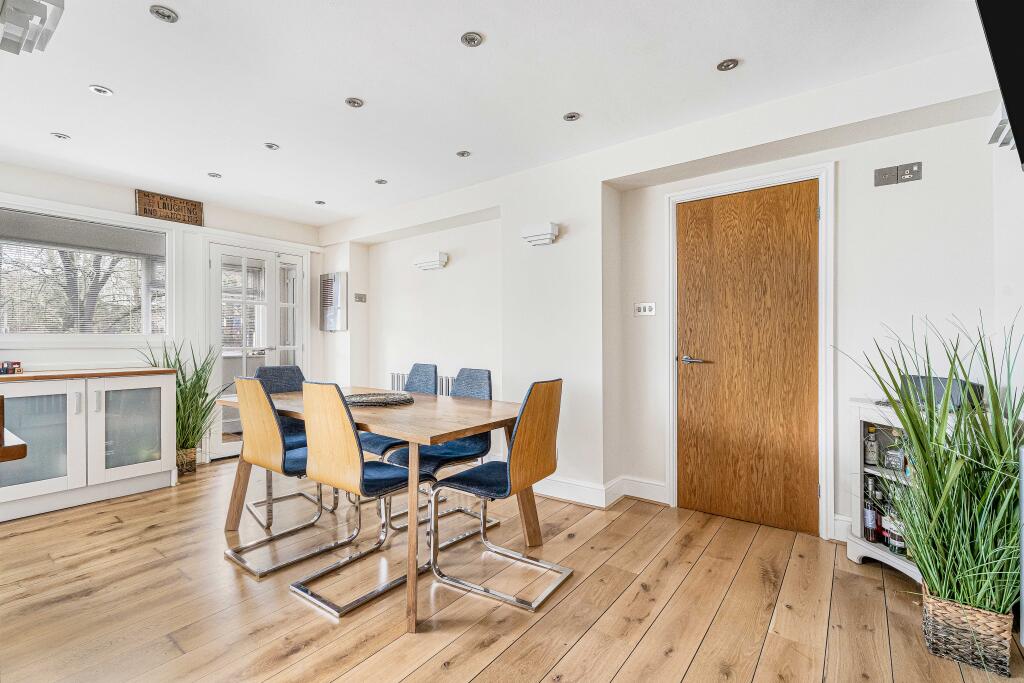 Additional image 7 of Great North Road, Welwyn, AL6