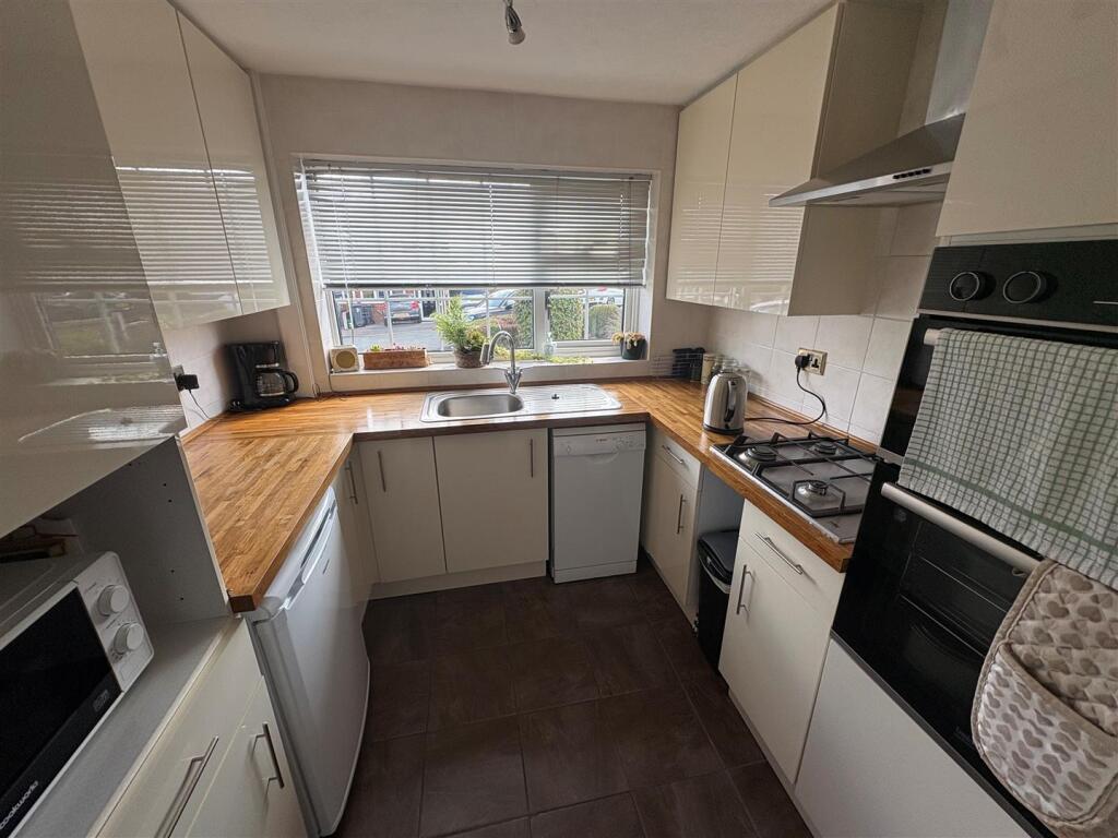 House in Staffordshire Moorlands, Leek - View 4