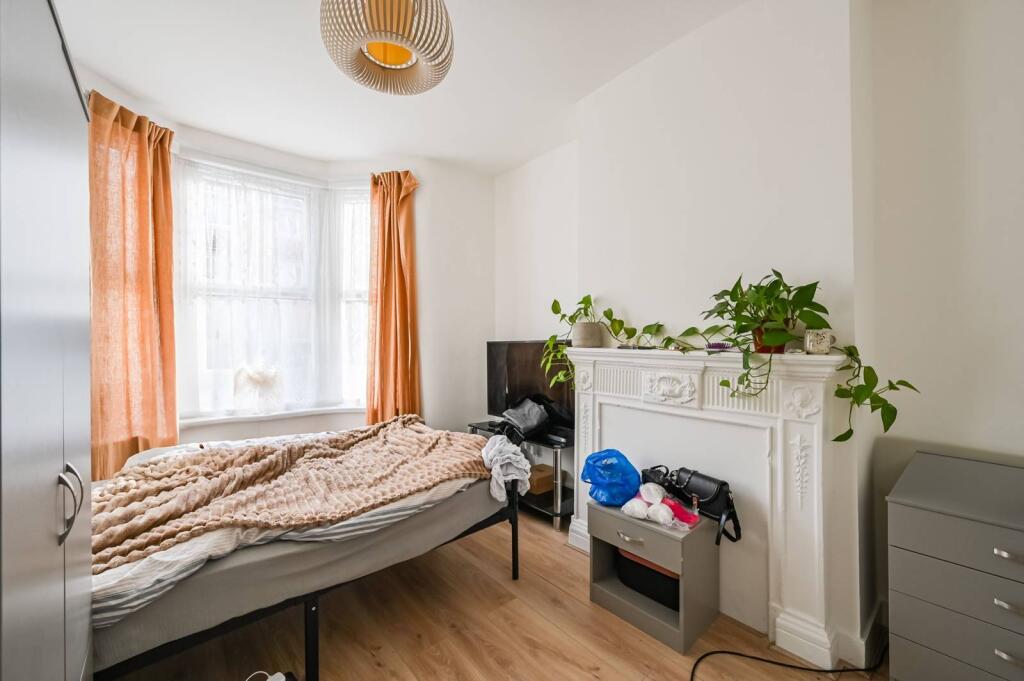 Main image of property: Claude road, Leyton, London, E10
