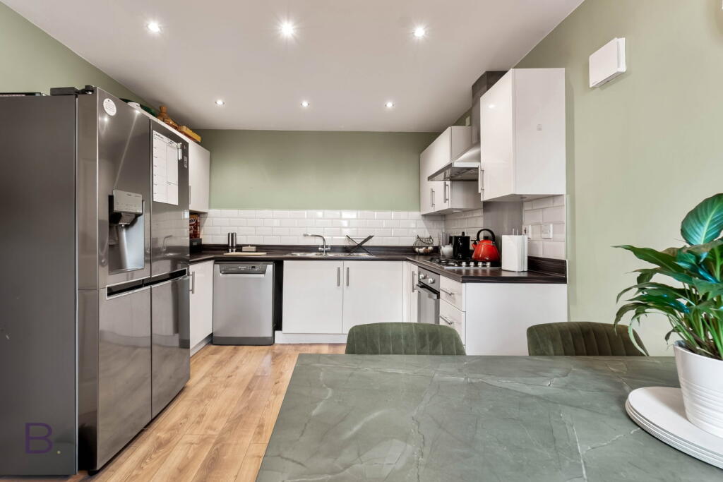 House in Bradford, West Yorkshire - View 4