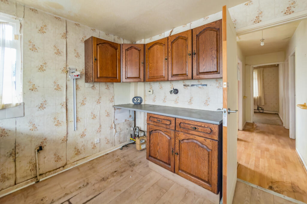 32, Lindrick Way, Illingworth, Halifax, Calderdale photo 4