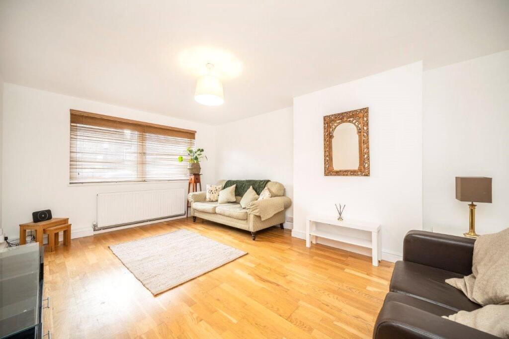 4-bed house on Smythe Street, Poplar, London, E14, £625,000