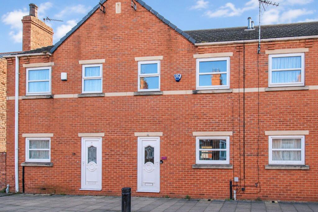 3-bed house on Hugh Street, Castleford, £170,000