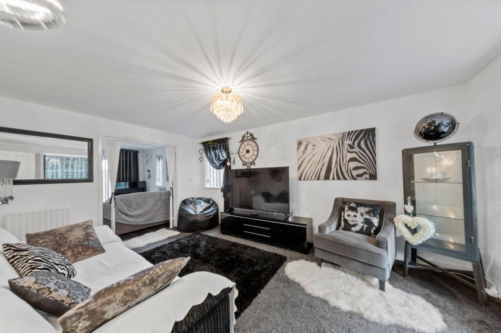 House in Warrington, Wilderspool, Howley - More