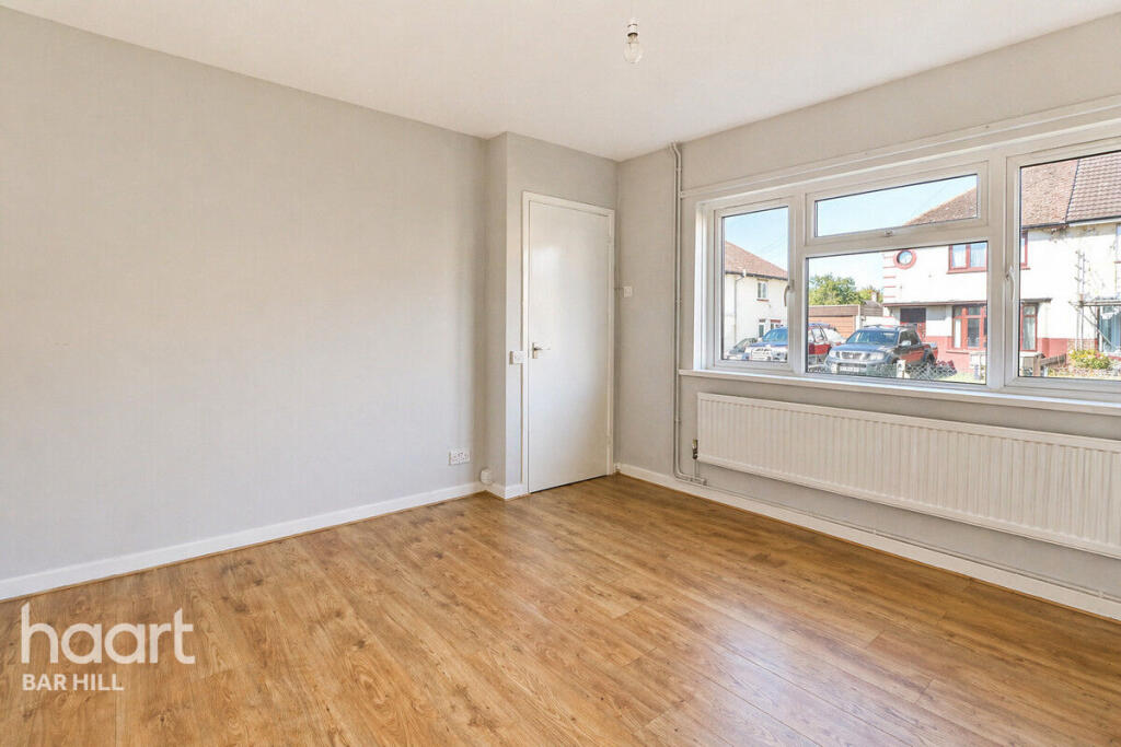 2-bed semi-detached on Pear Tree Close, Huntingdon, £230,000