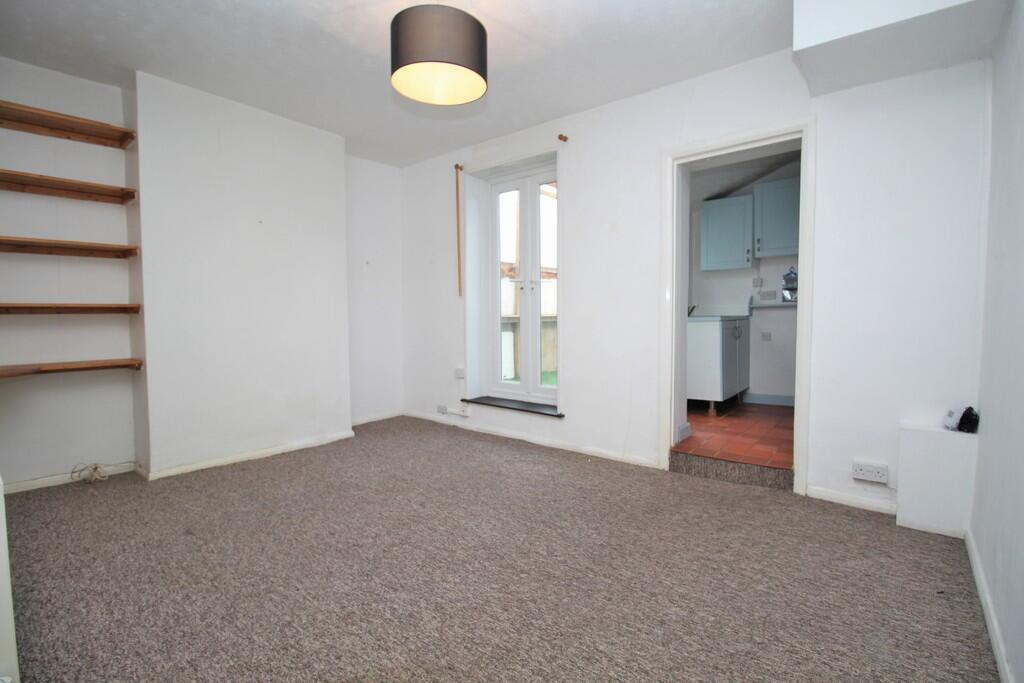 Newmarket Road, Brighton photo 3