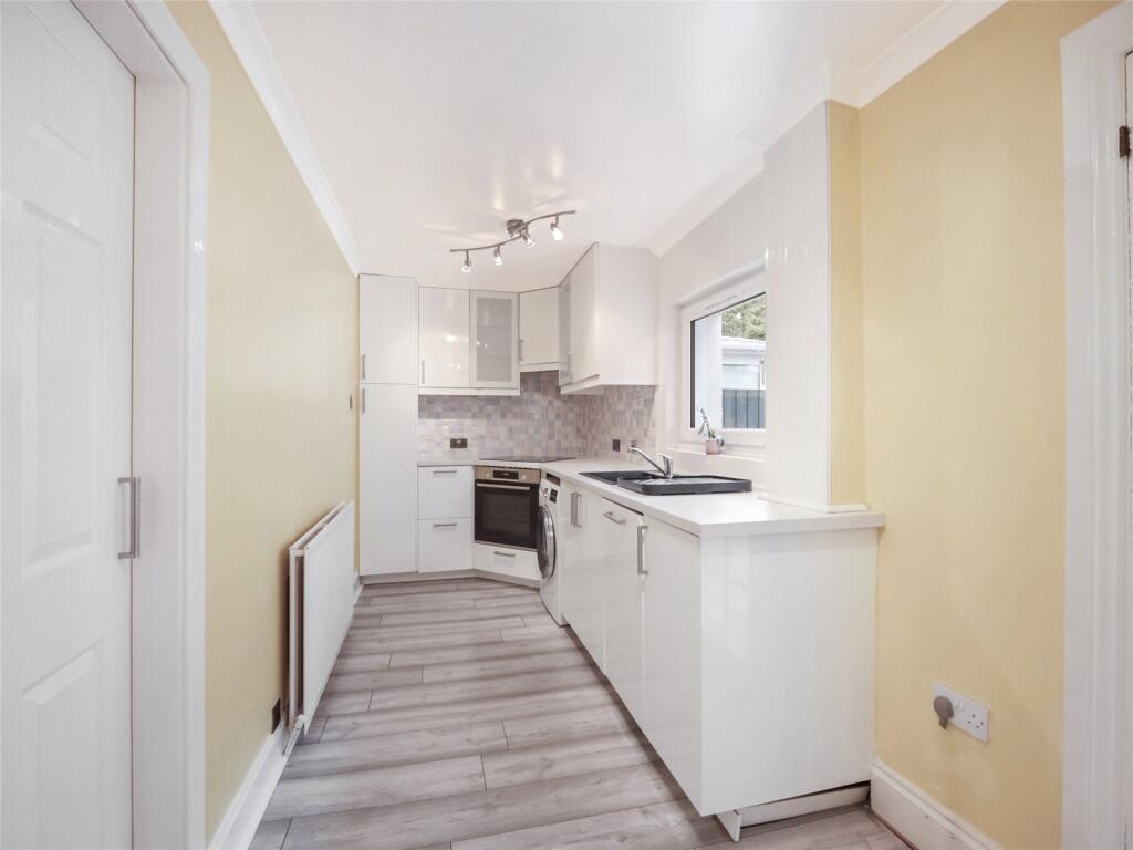House in Bishopbriggs, Auchinairn - View 5