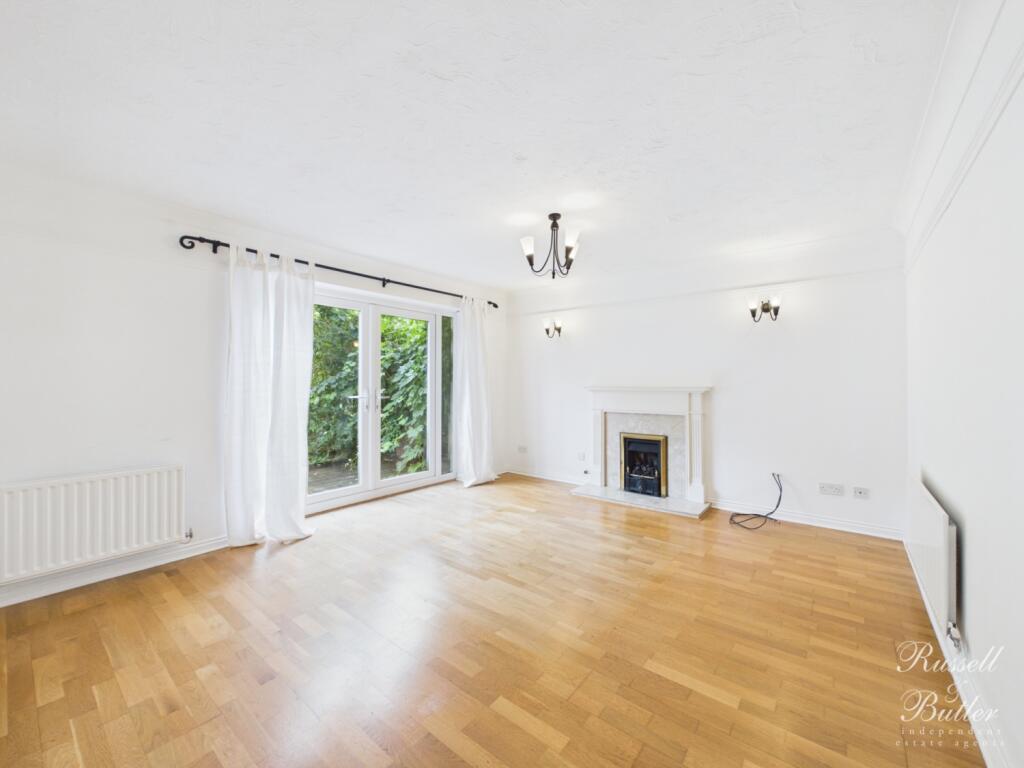 House in Buckingham, Buckinghamshire - View 3