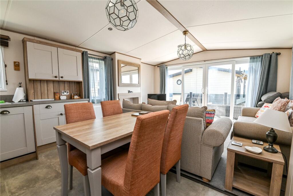 House in New Forest, Ashley, New Milton - More