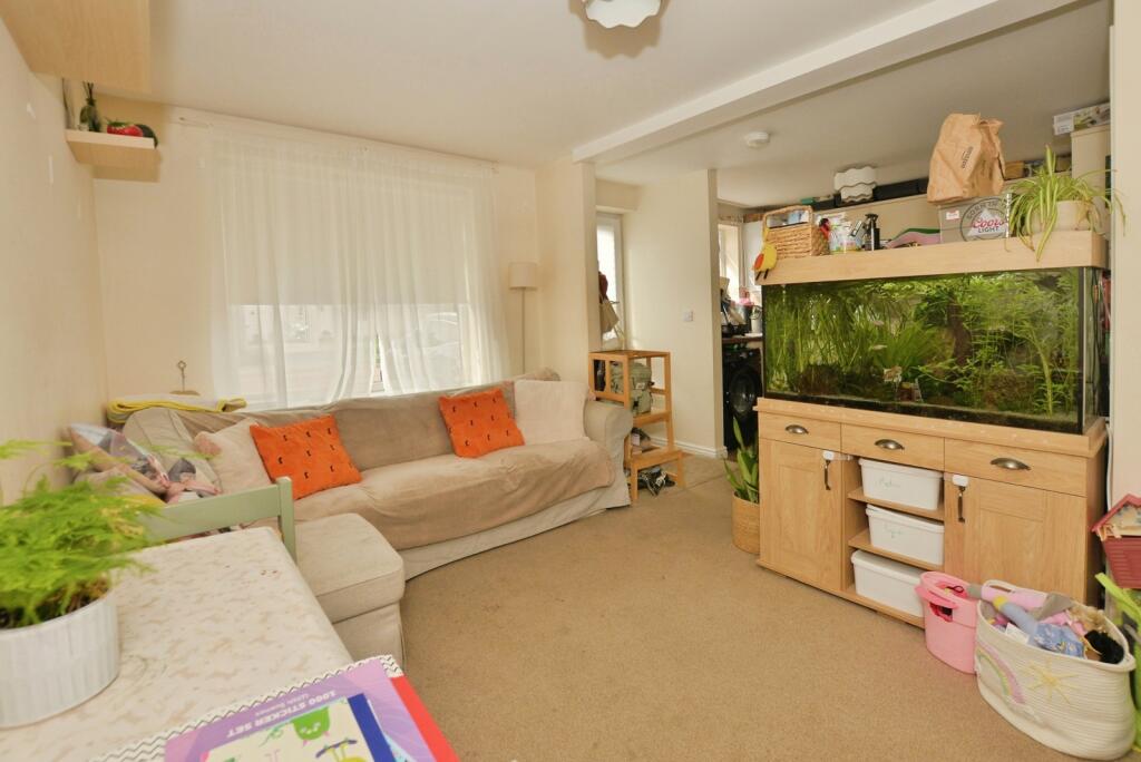 Apartment in Ashford, Kent - More