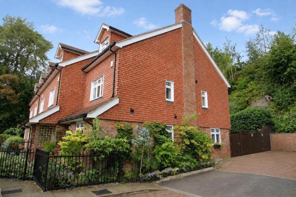Main image of property: Love Lane, Mayfield, TN20
