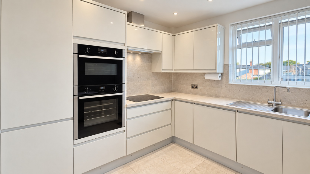 Apartment in Preston - View 5