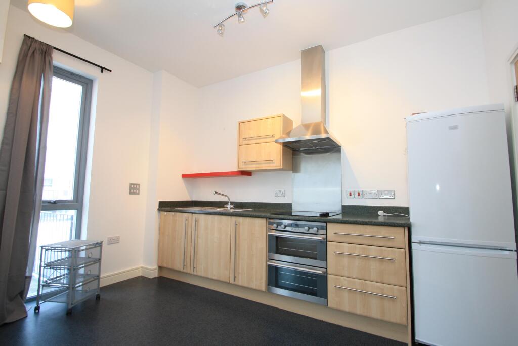 Apartment in Plymouth - More