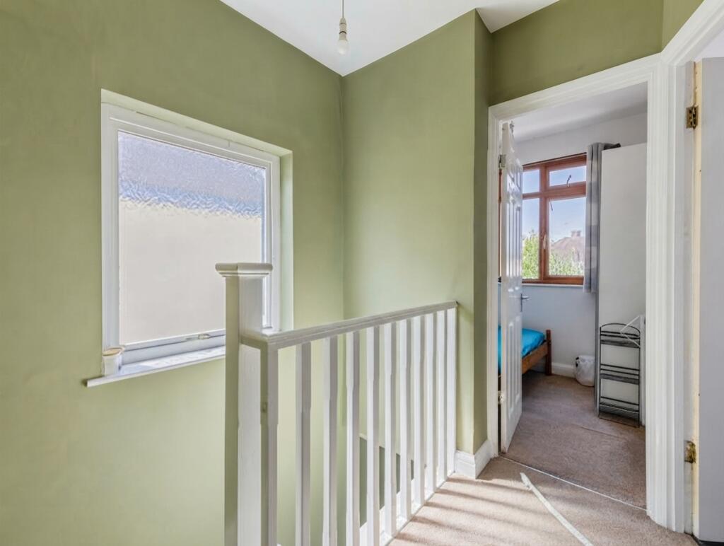 House in Coventry, Cheylesmore shopping parade, Cheylesmore - View 3