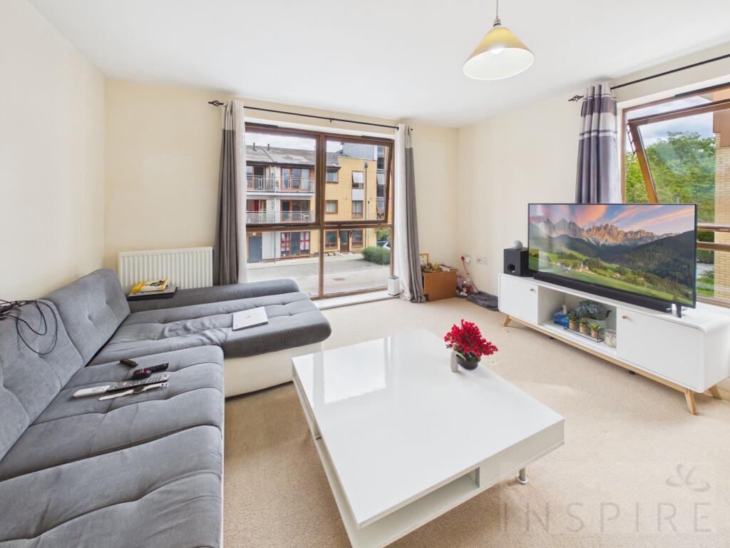 Apartment in Crawley, West Sussex - More
