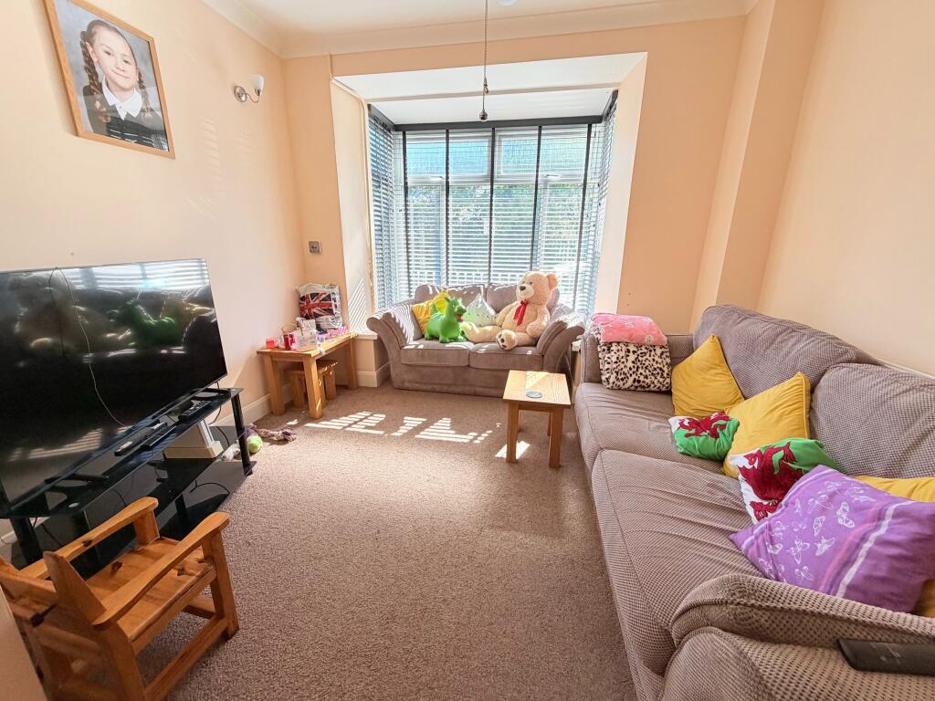 House in Pontypridd, Y Graig - View 2