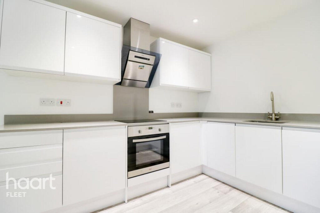 Main image of property: London Road, Hook