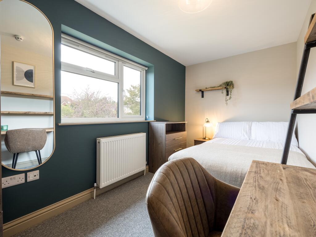 Main image of property: Eynsham Road