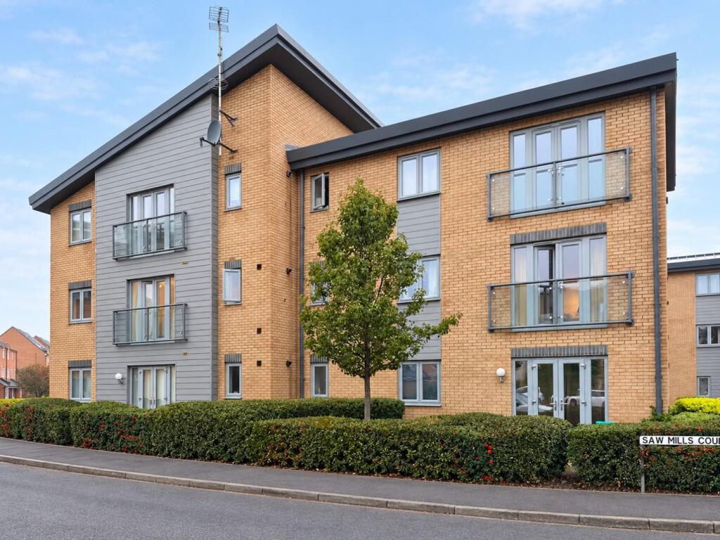2-bed flat on Saw Mills Court, Old Towcester Road, Southbridge, Northampton NN4, £165,000