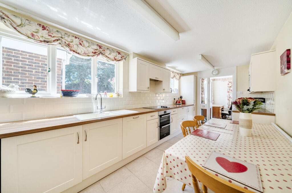 Winchgrove Road, Bracknell, Berkshire - View 2