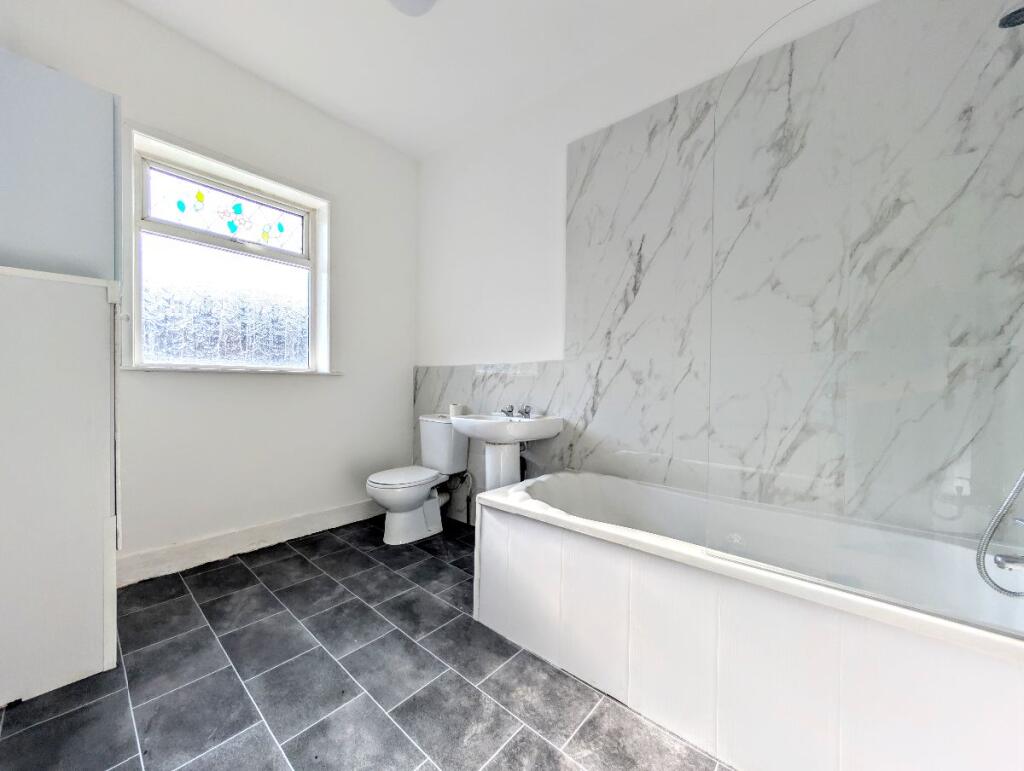 House in Leigh, Westleigh - More