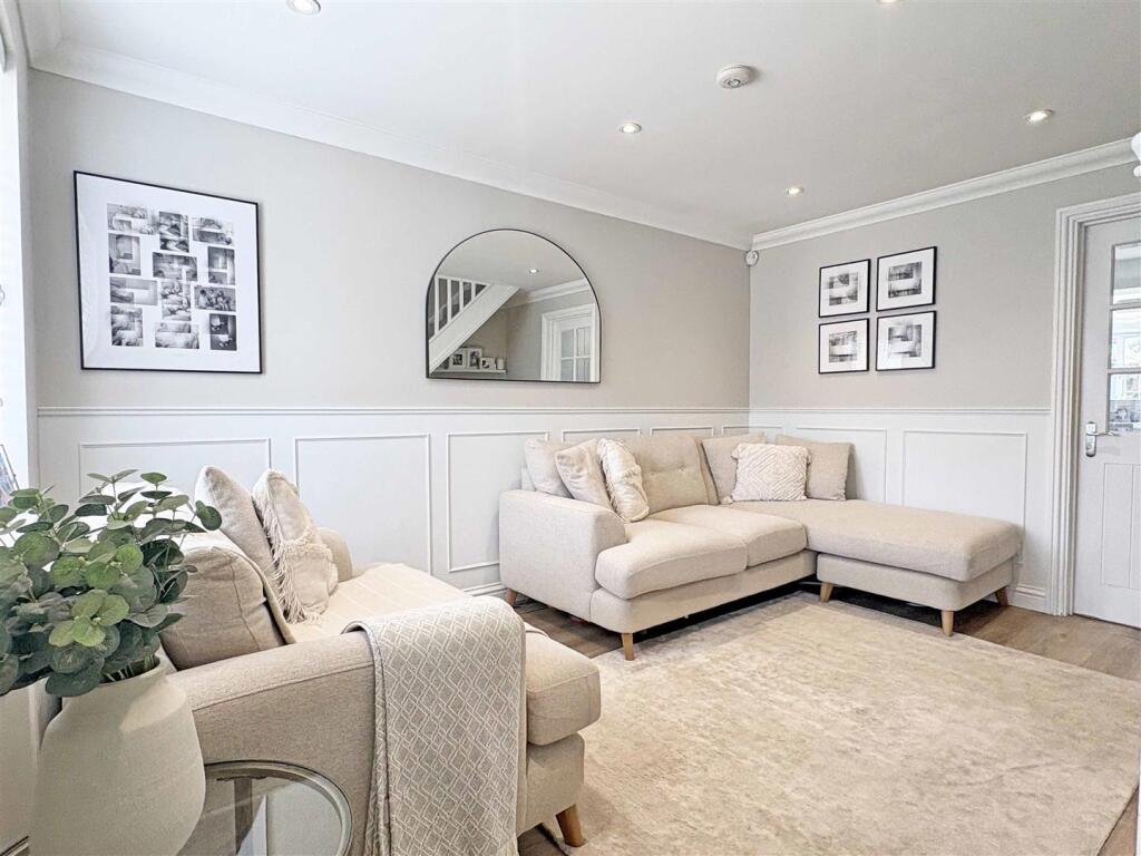 House in Chelmsford, North Springfield, Springfield - More