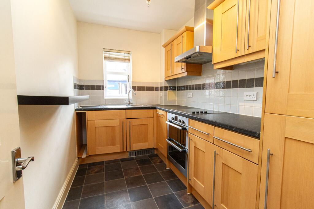 Fleet Road, Fleet, GU51 photo 2