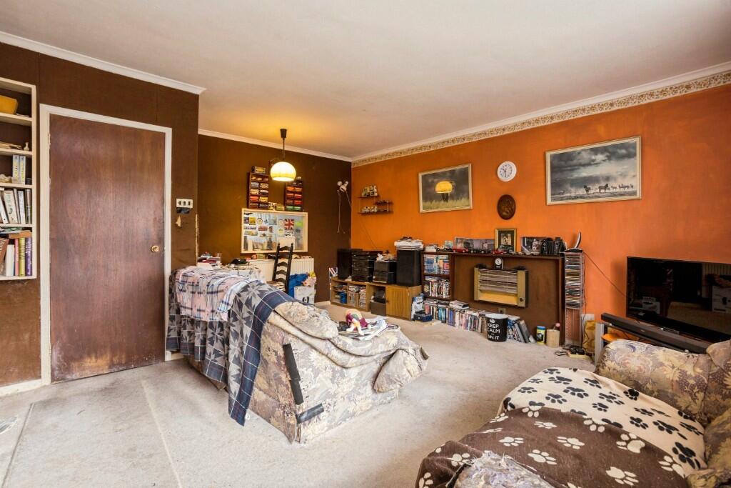 Apartment in Horsham, New Town - View 3