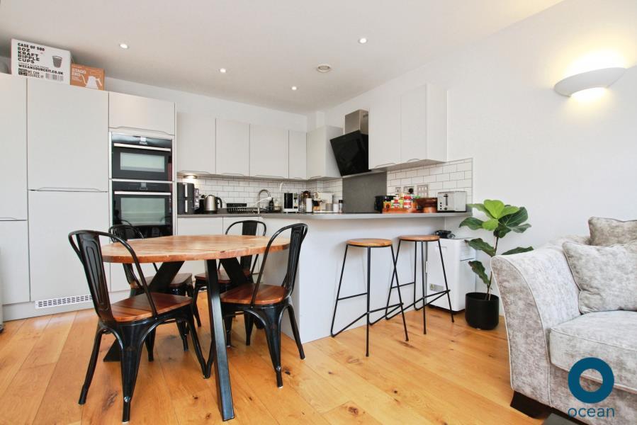 Apartment in Bristol, Stokes Croft, St Paul's - View 4