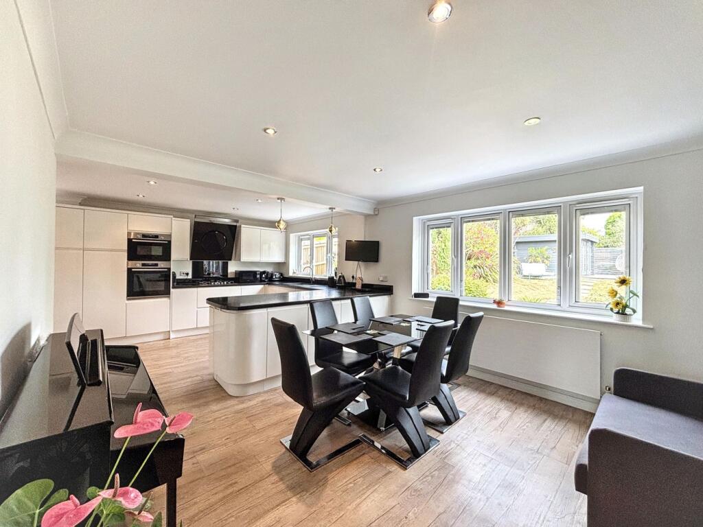 House in Tonbridge - More