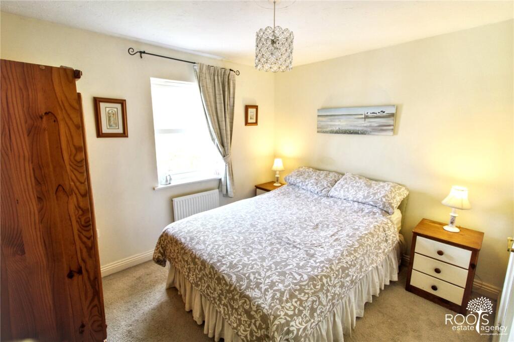 House in Cold Ash, Ashmore Green - View 4