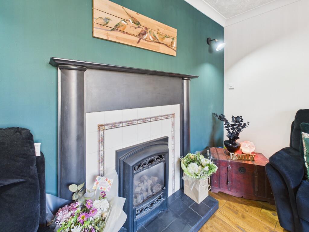 House in Hull, Garden Village - View 4