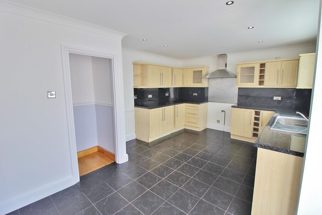House in Portsmouth - View 6