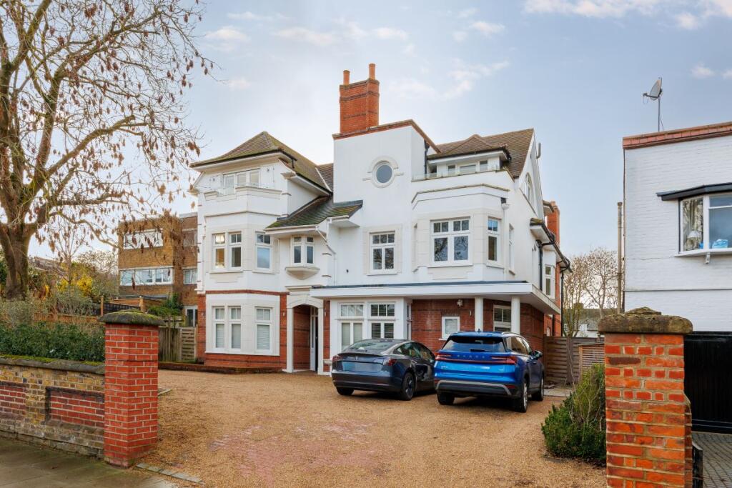 Main image of property: Flat 5 Gable House, 30 Woodborough Road, London, SW15 6PZ