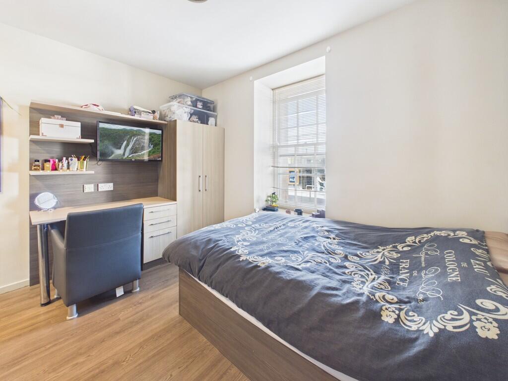 Apartment in Plymouth - View 5