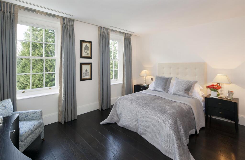 House in London - More