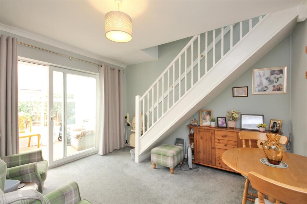 Oakway, Wellingborough photo 4