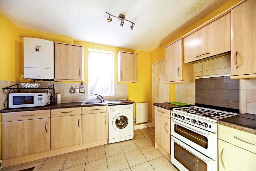 Leof Crescent, London, SE6 photo 4