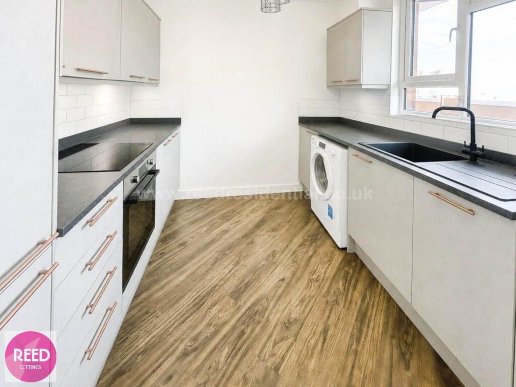Chalkwell Lodge, London Road, Westcliff On Sea photo 2