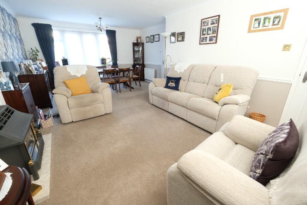 Poplar Drive, Marchwood, Southampton, SO40 4XH photo 4