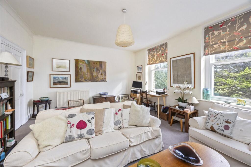 South Terrace, Littlehampton, West Sussex, BN17 photo 2