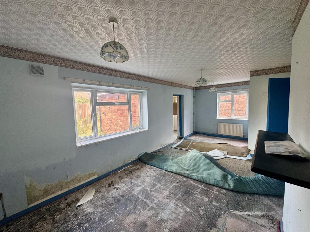 House in Whitchurch - View 5