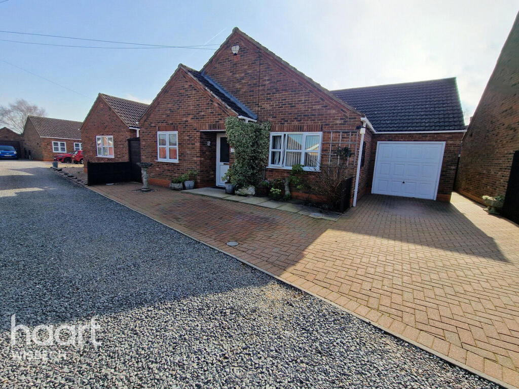 3-bed detached on Burrett Gardens, Wisbech, £280,000
