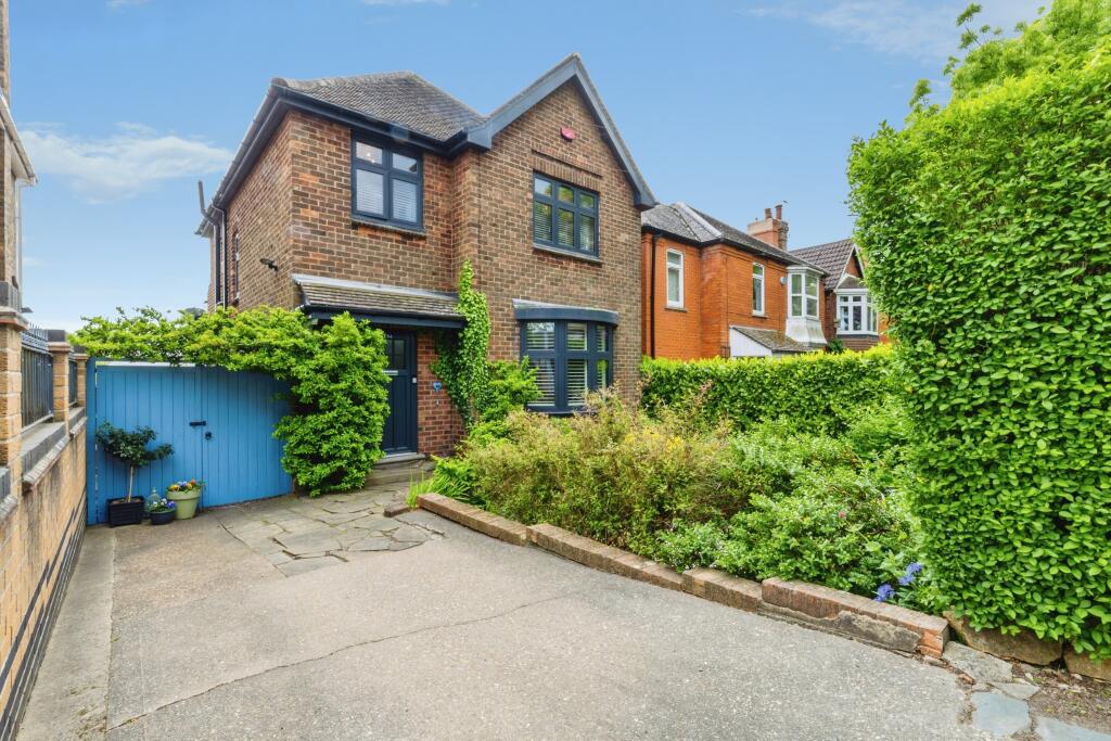 Main image of property: Wragby Road, Lincoln, LN2